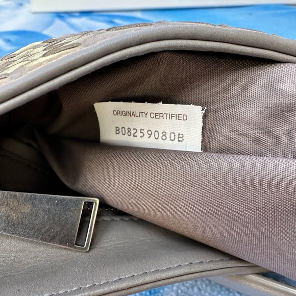 BOTTEGA VENETA Leather Intracciato Crossbody Crossbody Bag 🔥🔥🔥 - Picture 8 of 11